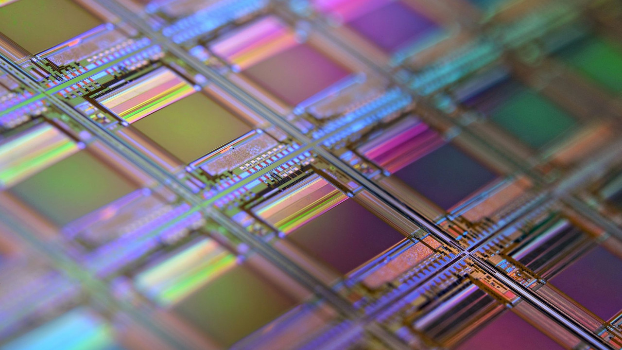 Studiare la Terra con un computer quantistico: l'ESA-ESRIN a Frascati riceve un Equal1 Bell-1