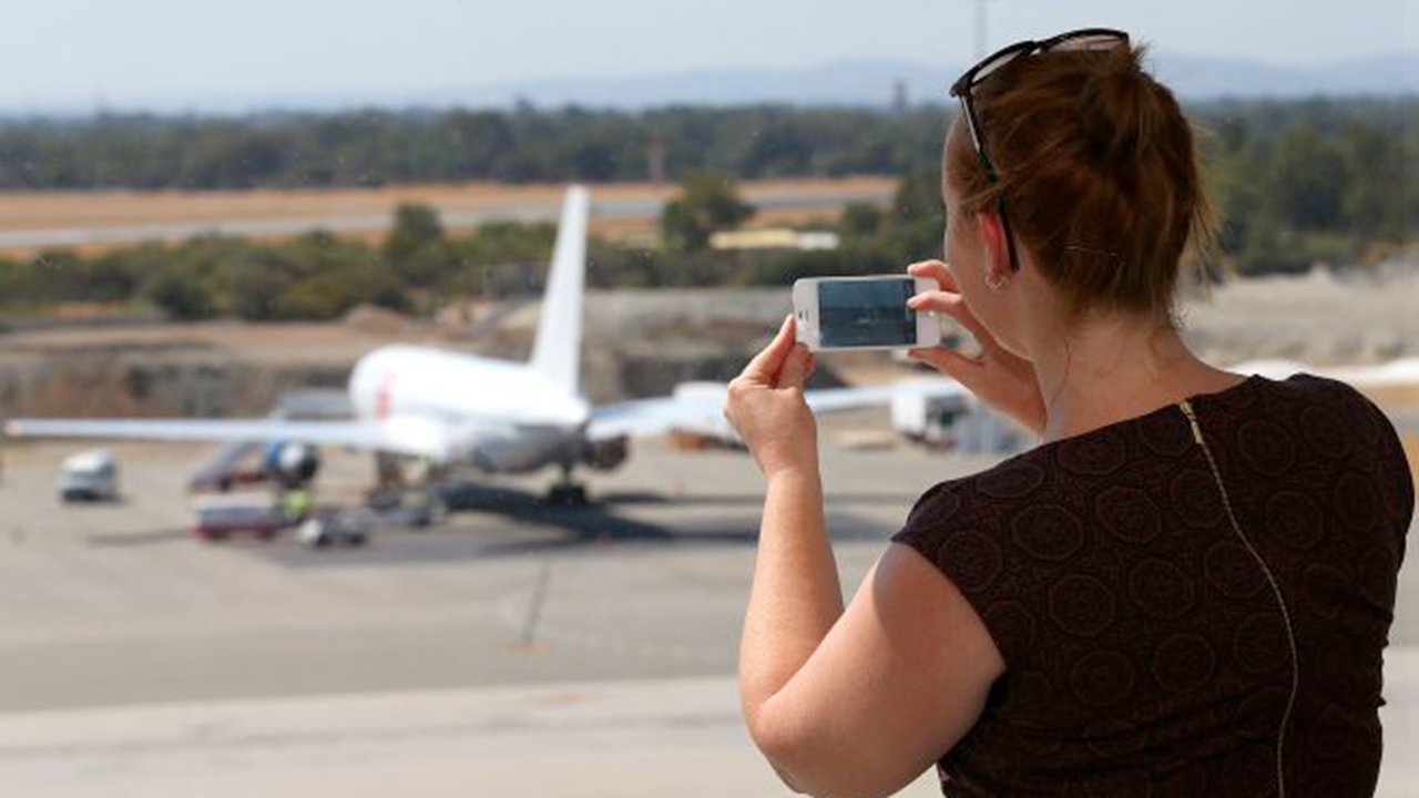 L'UE propone il certificato verde digitale, un passaporto sanitario per viaggiare in Europa evitando tamponi e quarantene