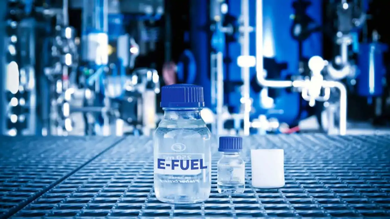 E-fuel e biocarburanti: differenze, pro e contro del futuro di diesel e benzina  