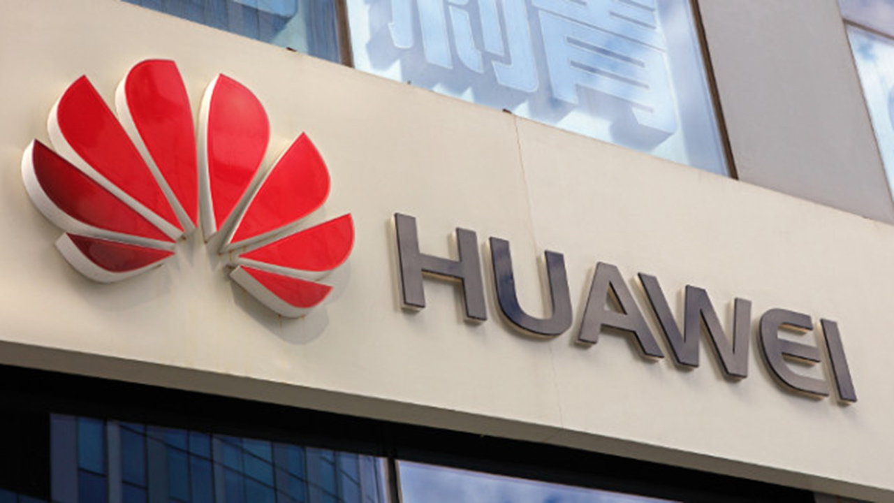 Huawei esclusa dall'Europa? L'azienda commissiona uno studio (che mette in dubbio l'impatto del 5G sull'economia)