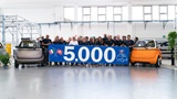 Microlino: dal rischio di fallimento alla vettura unica che celebra le 5.000 unit&agrave; prodotte