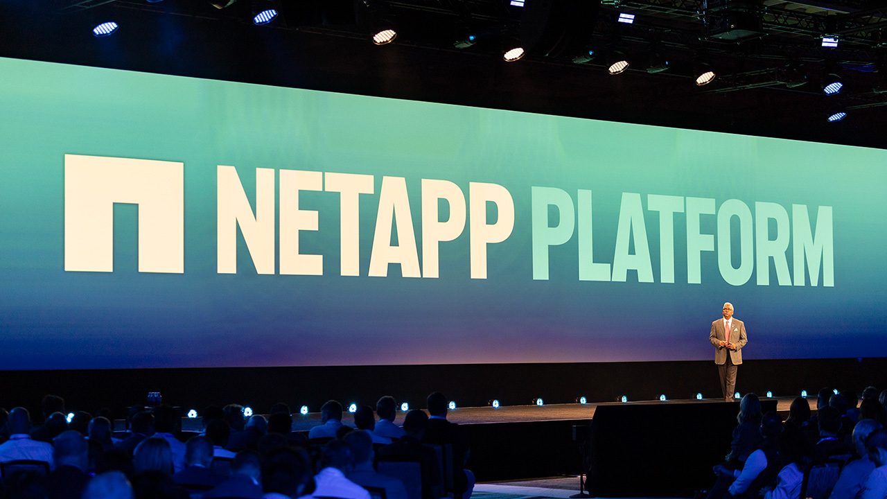 NetApp porta l'IA nella console e ONTAP su Oracle, ma avverte che la crisi dei componenti durer&agrave; fino al 2028