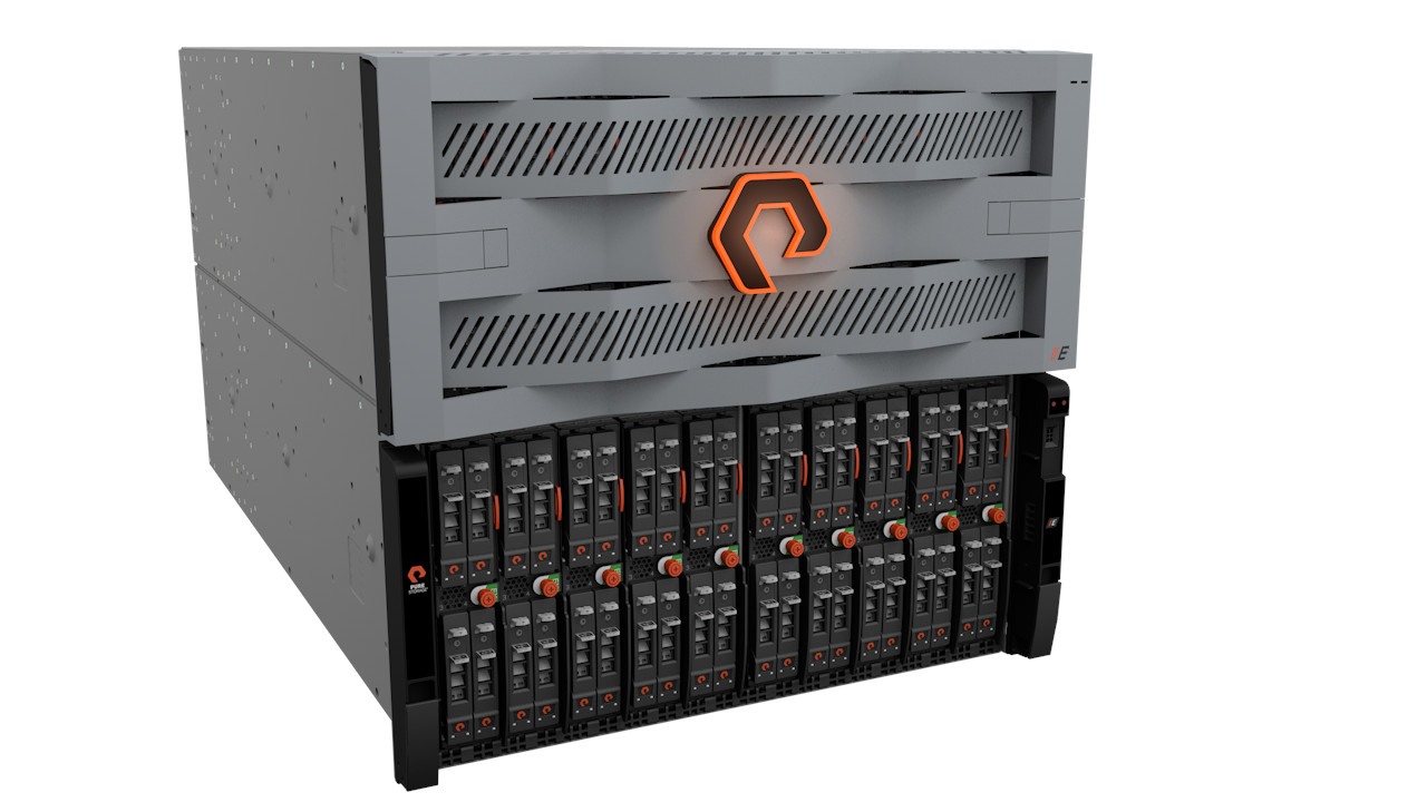 Pure Storage presenta il nuovo FlashBlade//E e promette SSD da 300 TB entro il 2026