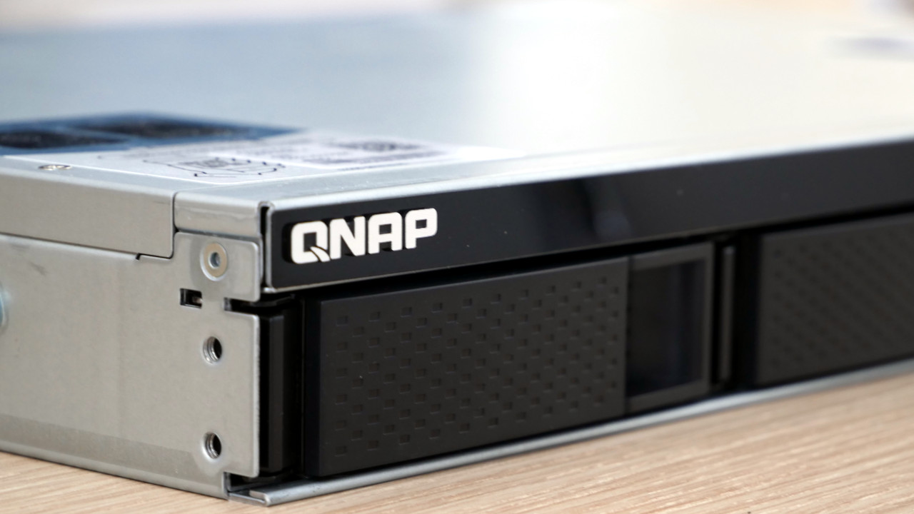 Recensione QNAP TS-464U: un NAS da rack piccolo e compatto