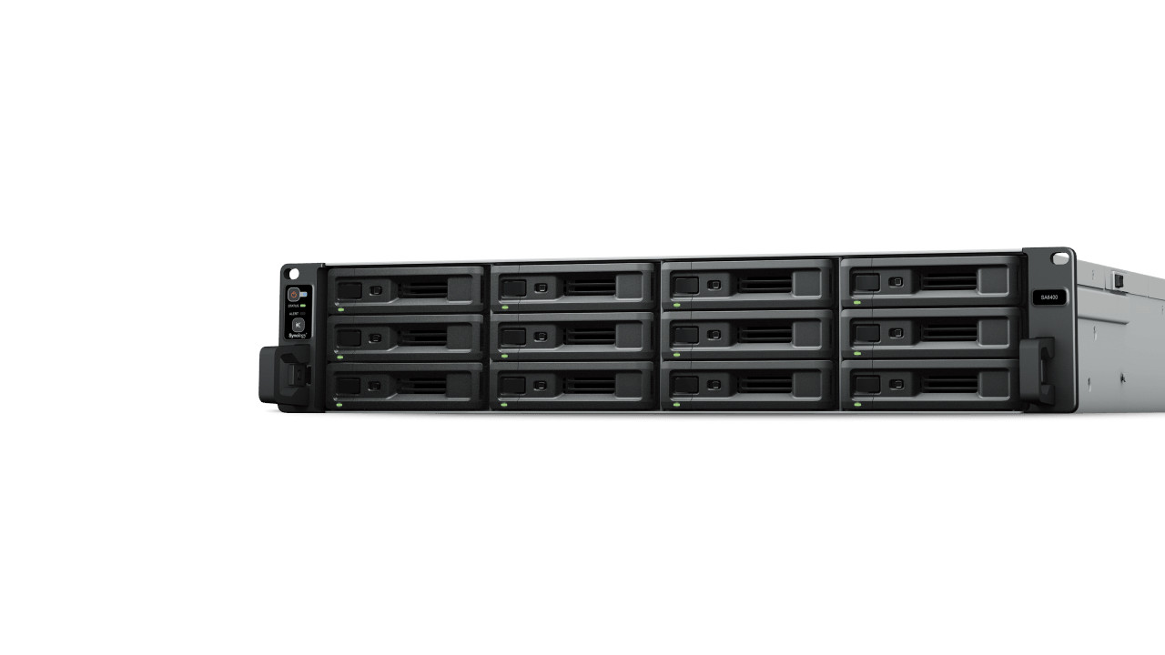 Synology presenta SA6400, NAS da rack con 12 dischi e CPU AMD EPYC