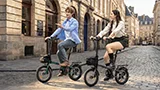 Svelato il prezzo dell'e-bike che sostituisce il monopattino: per Engwe Zip 200 euro di sconto e altri regali