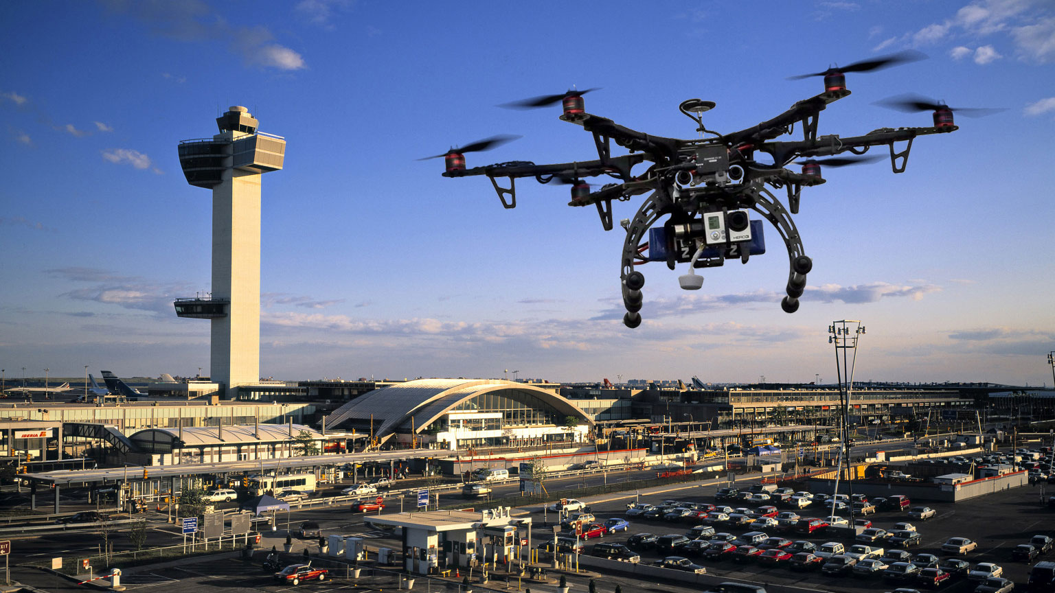 DJI AeroScope, arriva in Italia il sistema di tracciamento dei droni per autorità e forze dell'ordine