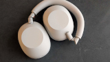 Recensione Sony WH-1000XM6: ritorno al design pieghevole per le regine del noise cancelling